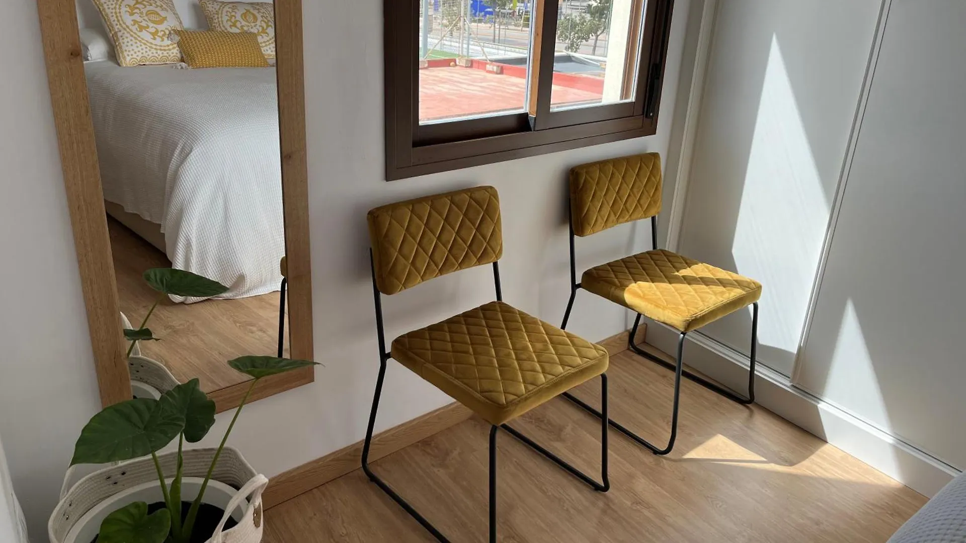 Duplex Con Terraza Privada Y Parking A 15 Minutos De Sevilla Dos Hermanas 0*,