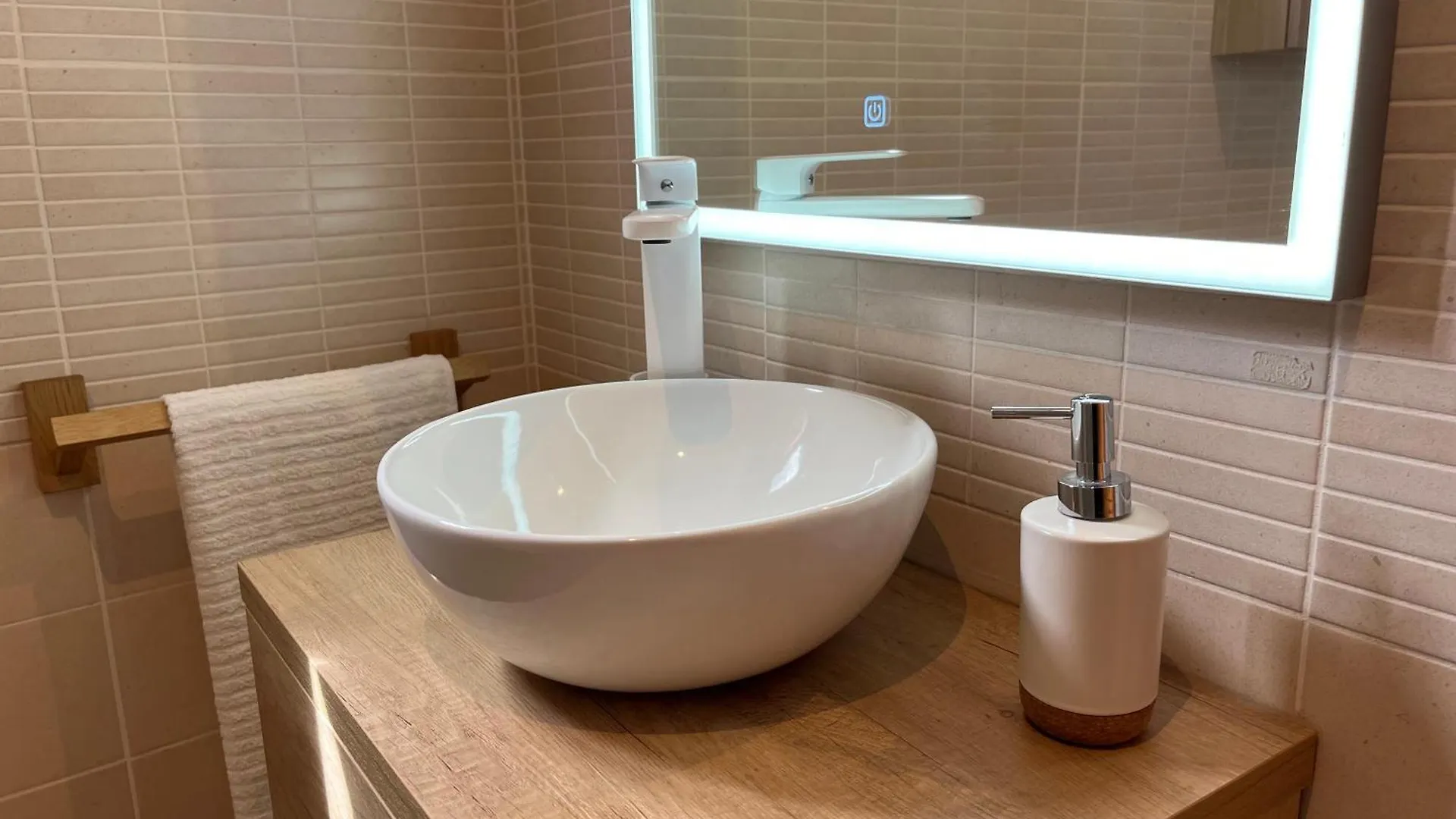 Duplex Con Terraza Privada Y Parking A 15 Minutos De Sevilla Dos Hermanas